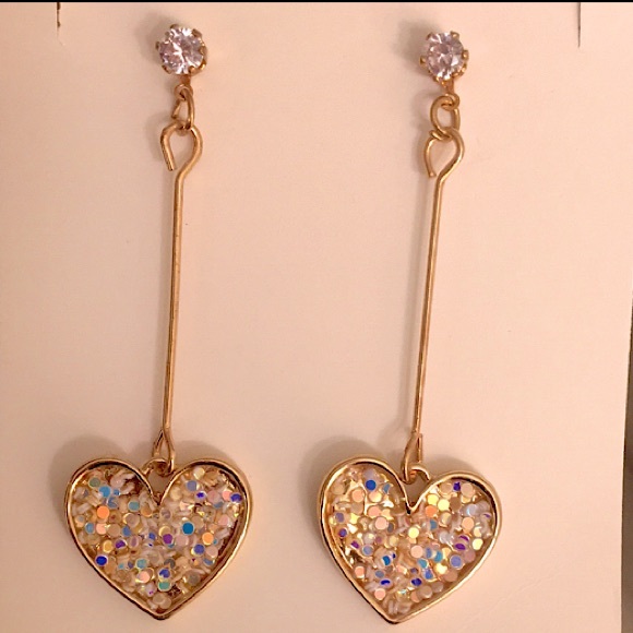 Jewelry - Gorgeous crystal rhinestone + glitter heart💗drop earrings